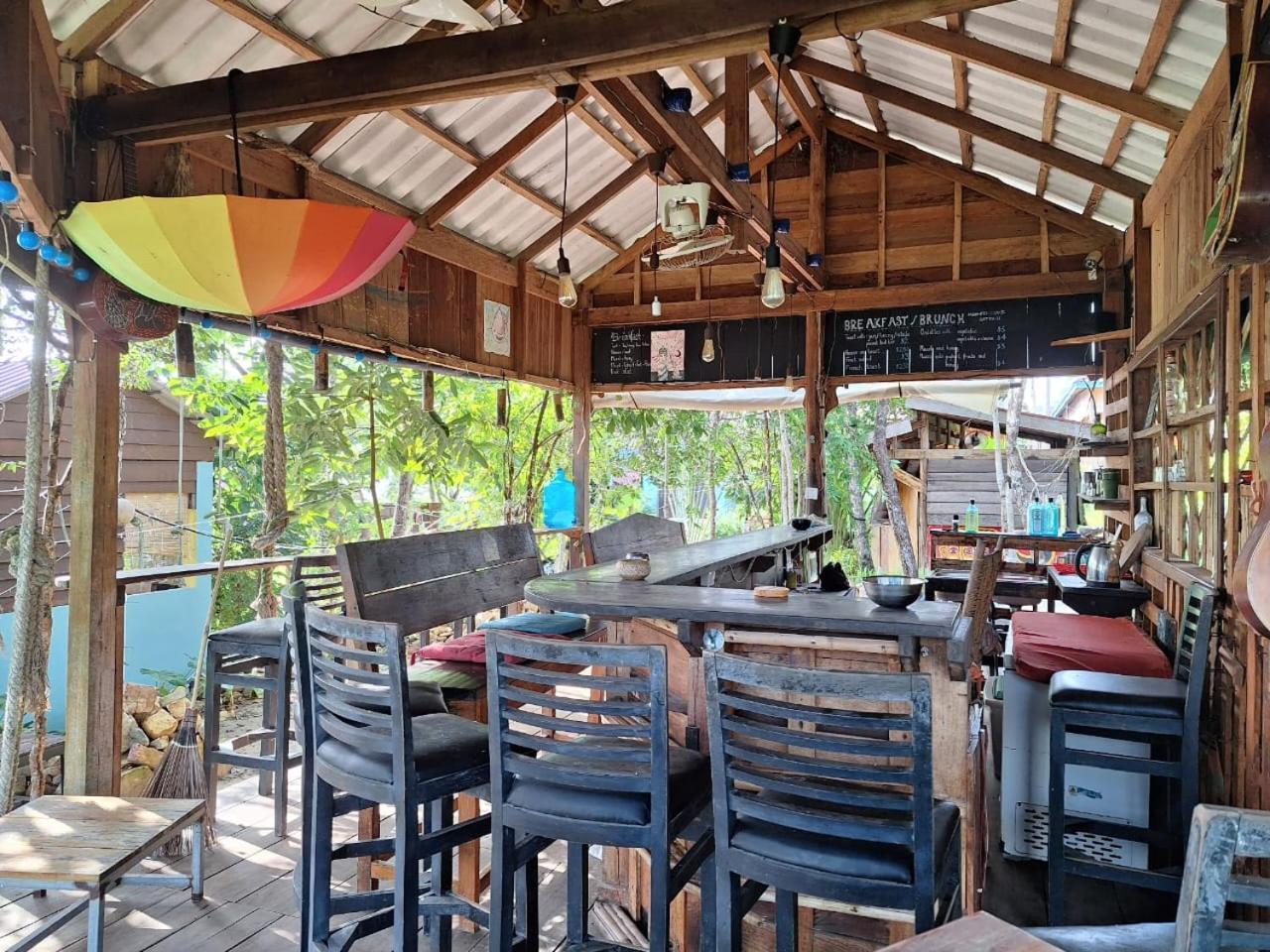 Dragonfly Guesthouse Đảo Koh Rong Samloem Ngoại thất bức ảnh