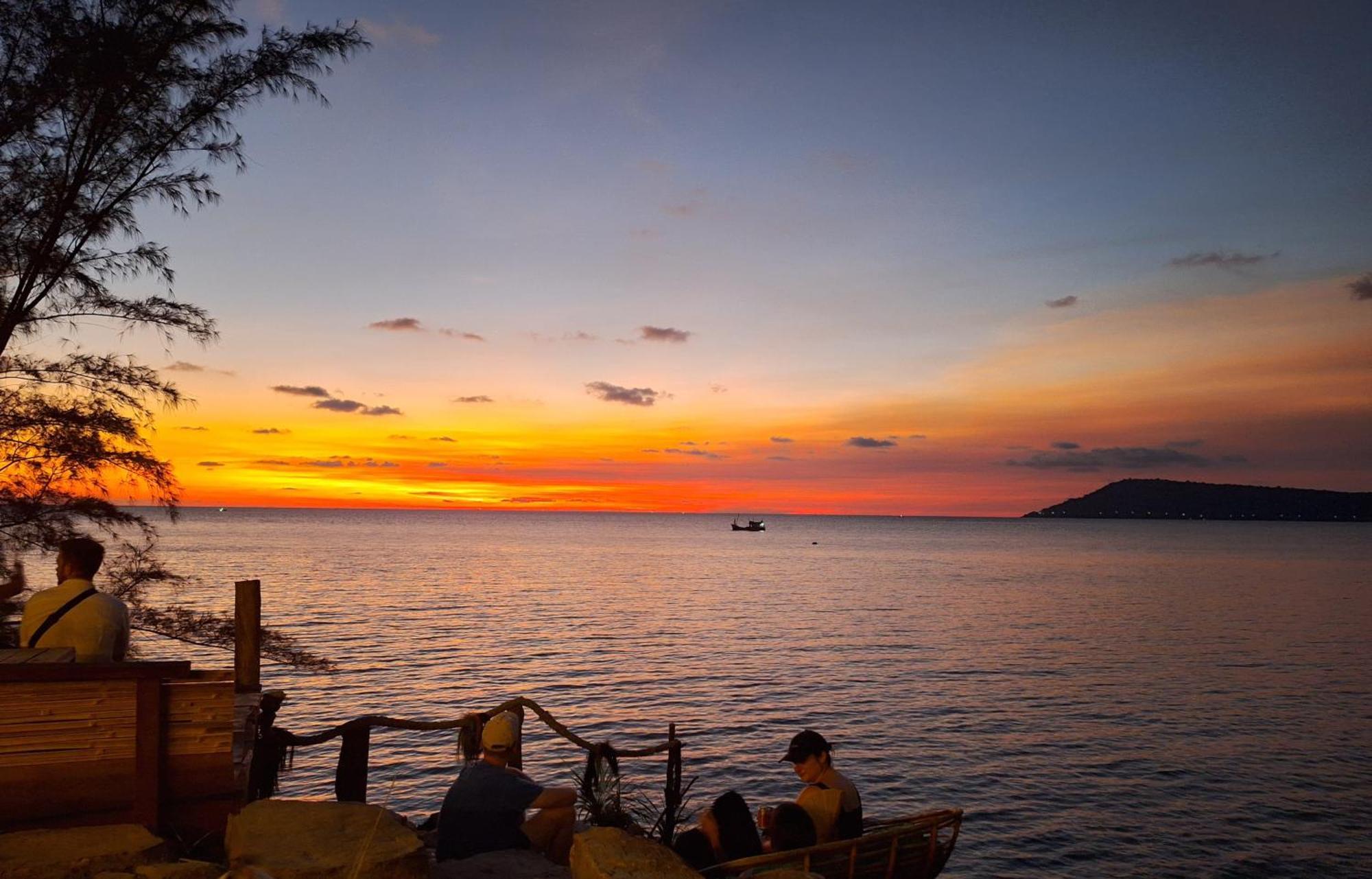 Dragonfly Guesthouse Đảo Koh Rong Samloem Ngoại thất bức ảnh