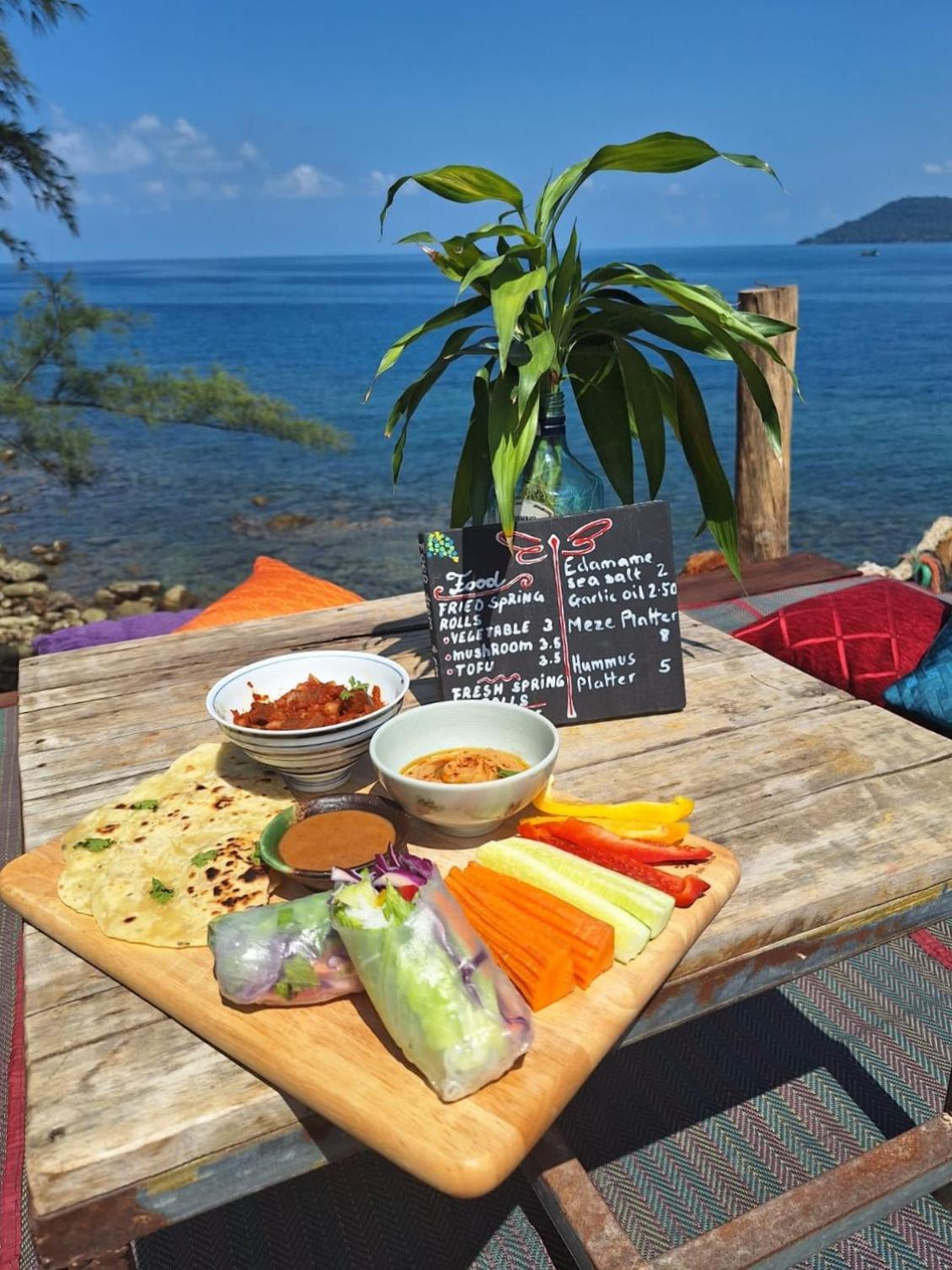Dragonfly Guesthouse Đảo Koh Rong Samloem Ngoại thất bức ảnh