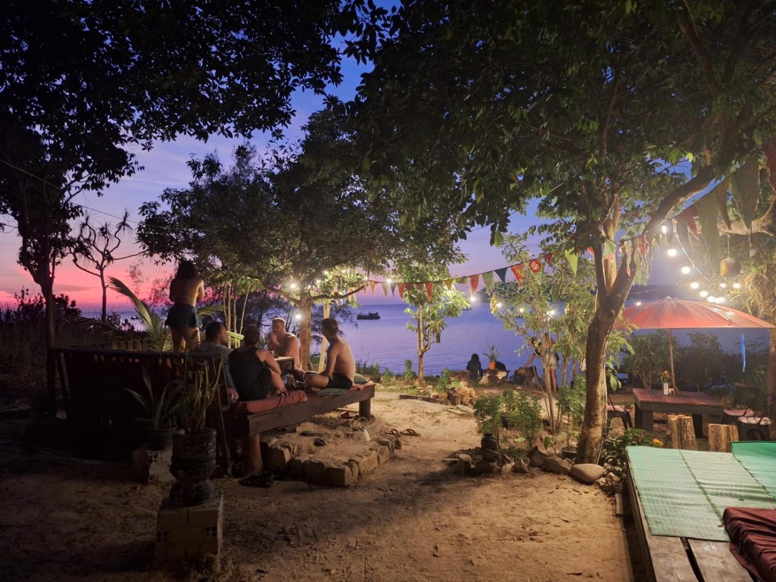 Dragonfly Guesthouse Đảo Koh Rong Samloem Ngoại thất bức ảnh